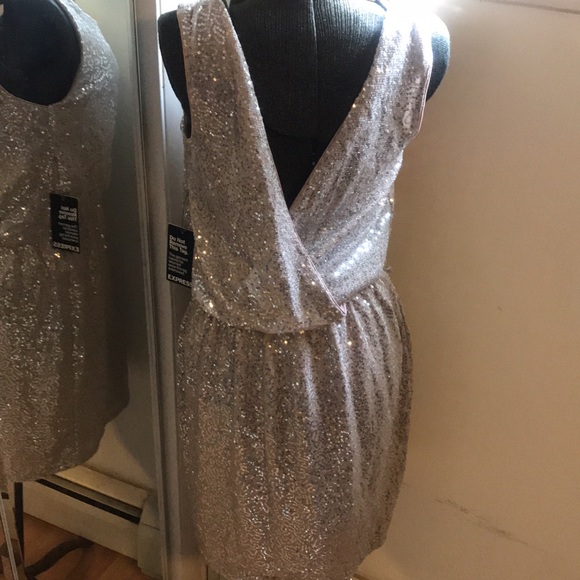 Dress - Picture 3 of 9